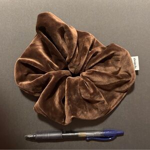 NWOT Sleepytie Jumbo Scrunchie - Brown Velvet/Velour